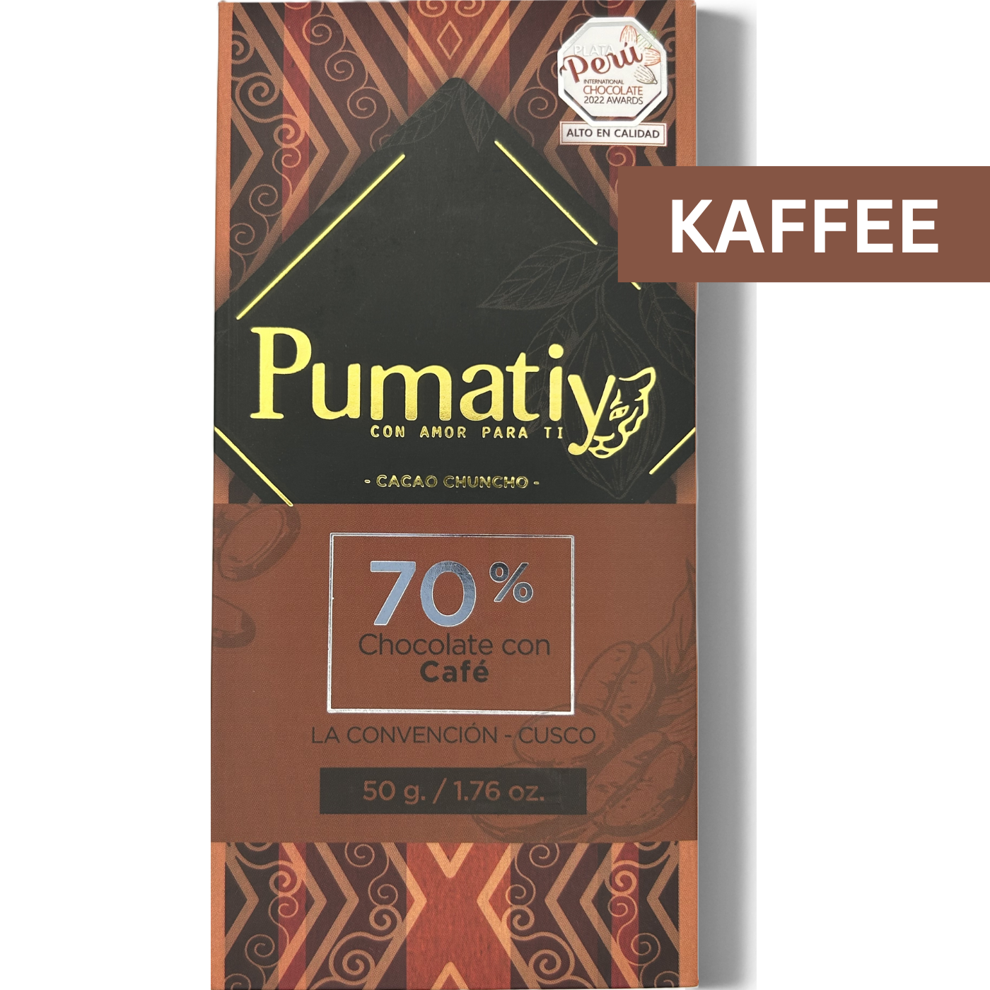 Verpackung der 70% Bitterschokolade mit Kaffee von Pumatiy mit rotem und braunem Muster. Text: '70% Chocolate con Café', 'La Convención - Cusco', '50 g / 1.76 oz'. Oben rechts steht 'KAFFEE' und ein Aufkleber zeigt die Auszeichnung der Peru Chocolate Awards 2022.